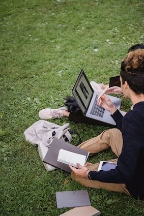 CBSE home tuition South Delhi – student studying at home.